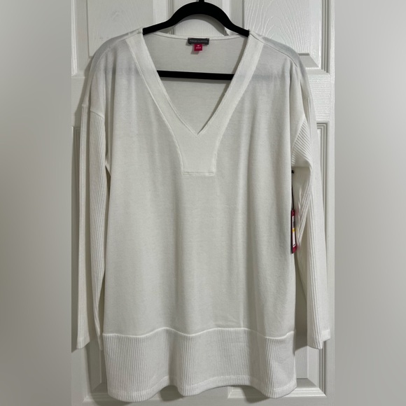 Vince Camuto Cream V-Neck Tunic - Picture 1 of 4